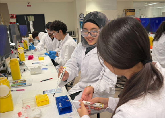 Tutoring students learning biotechology